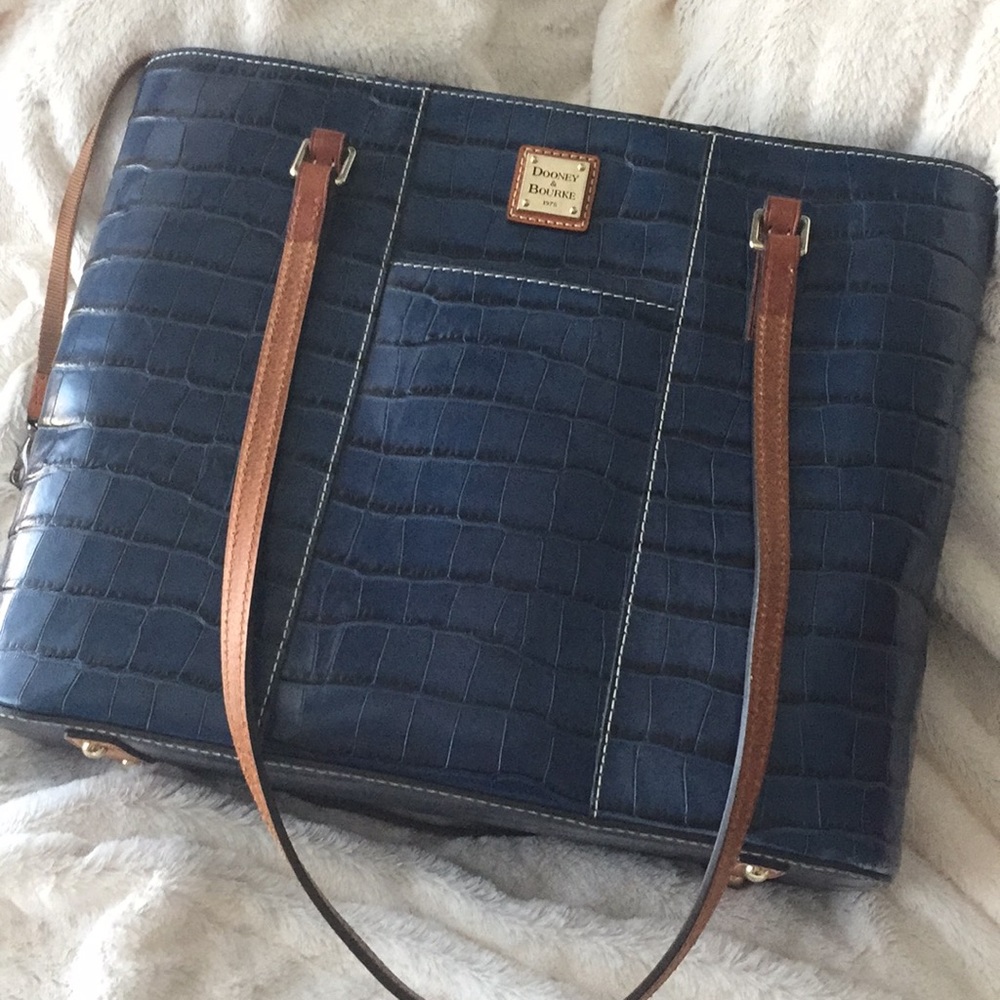 Dooney & Bourke tote